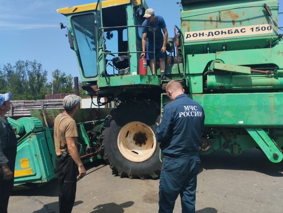 Мобильная группа проверила готовность уборочной техники к жатве: акцент на пожарную безопасность