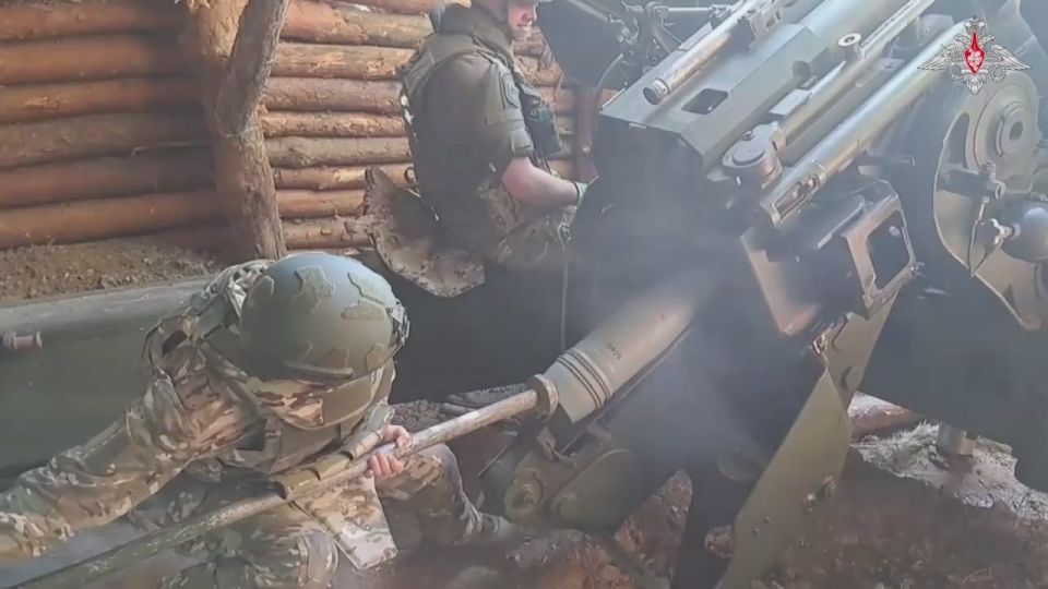 Минобороны России: 00:00 Расчёты РСЗО «Град» группировки войск «Восток» уничтожили пункт управления БПЛА противника на Южно-Донецком направлении