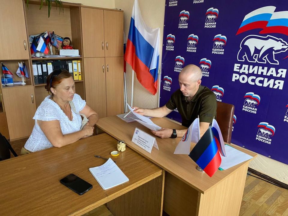 Сегодня 15 июля 2025 года депутат Народного Совета Донецкой Народной Республики Сергей Парчевский провел прием граждан по личным вопросам в общественной приемной Всероссийской политической партии «Единая Россия»