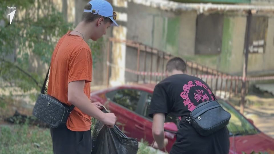 Совет в действии!. В связи с недавними погодными условиями, Совет Первых организовал субботник