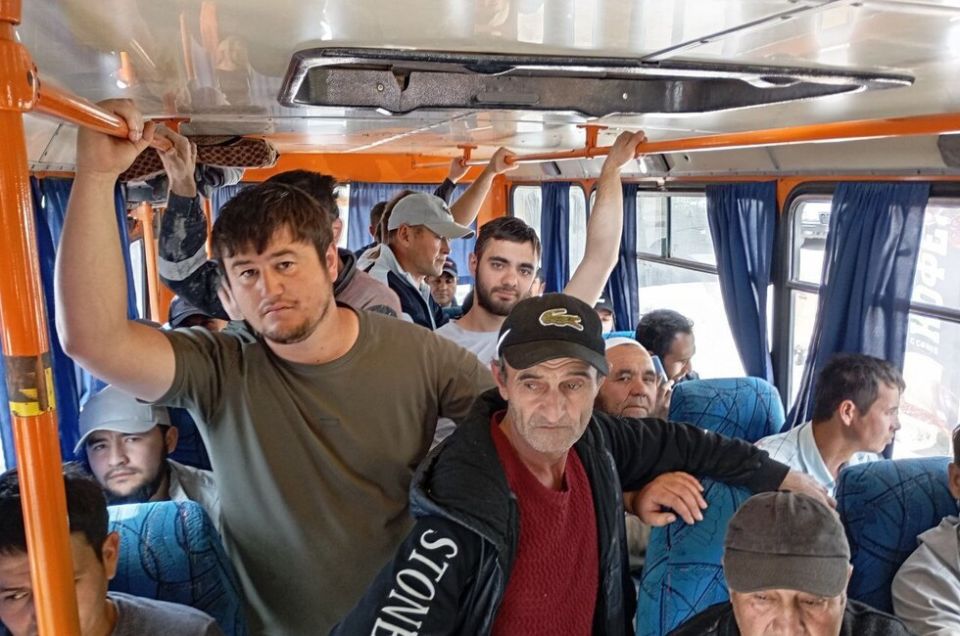 За полгода приставы выдворили из ДНР три десятка нелегальных мигрантов