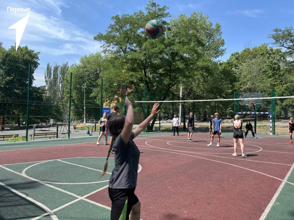 Волейбольный турнир: заряд энергии и командного духа!