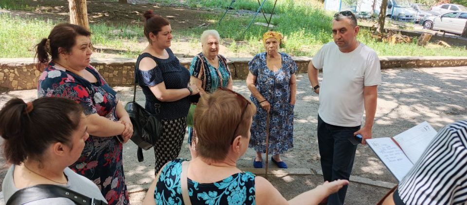 Юрий Будрин: Сегодня, 15 июля 2025 года, в рамках проекта "Управдом", реализуемого Единой Россией, в Кировском районе г. Донецка прошла встреча с жителями микрорайона "Мирный"