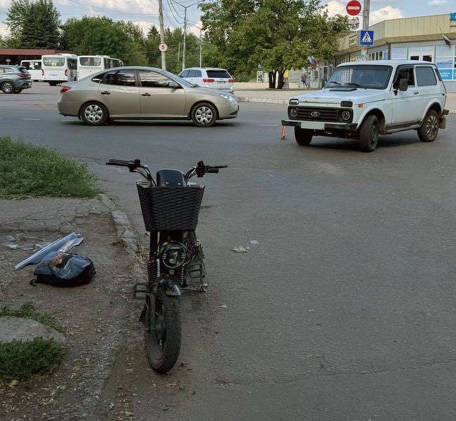Полицейские проводят проверку по факту ДТП в Макеевке, в результате которого подросток получил травмы