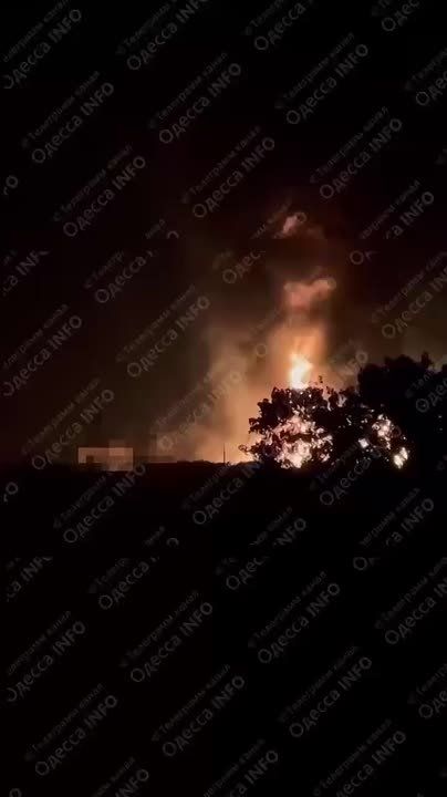 Алексей Живов: ВС РФ нанесли массированный удар по объектам ВСУ на Украине