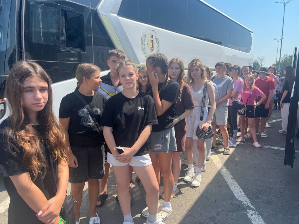 Константин Зинченко: Волновахские школьники отправились на летний отдых в Анапу и Евпаторию!