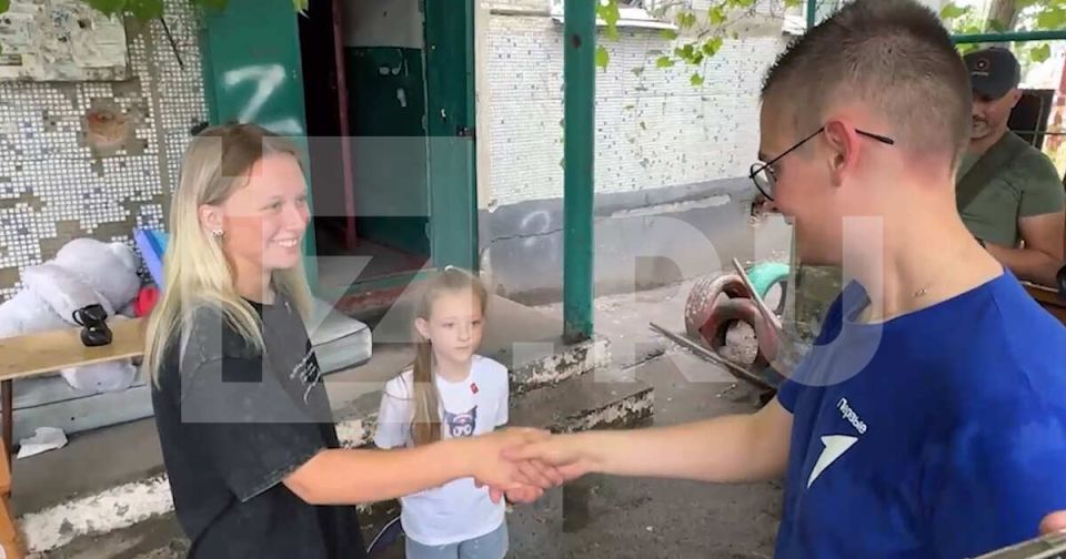 В освобожденном Курахове прошла гуманитарная акция "Движения первых"