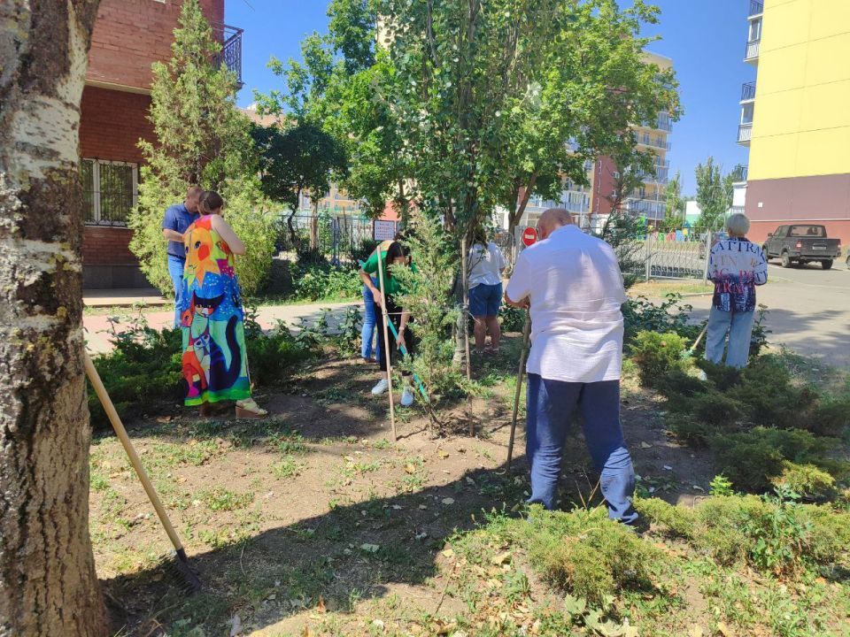 Субботник на территории Управы Приморского района!
