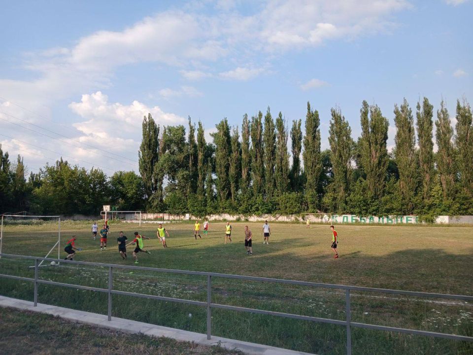 Сергей Желновач: В рамках спортивного марафона "Сила России" в Дебальцево прошел турнир по мини-футболу, приуроченный ко Дню металлурга