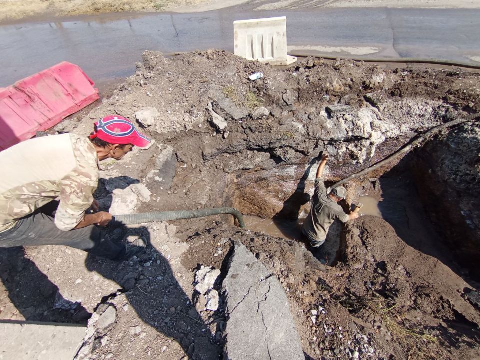 Игорь Лызов: ВНИМАНИЕ, ЖИТЕЛИ АМВРОСИЕВКИ! ОПЕРАТИВНАЯ ИНФОРМАЦИЯ ПО ВОДОСНАБЖЕНИЮ!