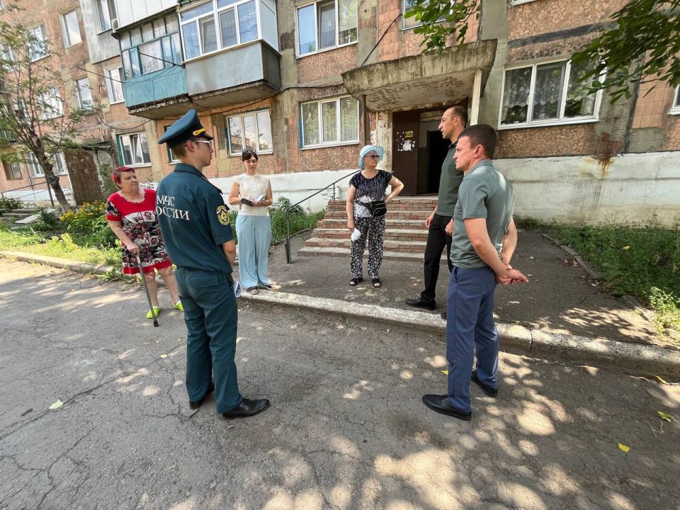 Во исполнение поручения Главы Донецкой Народной Республики Дениса Владимировича Пушилина о постоянном диалоге с населением, сегодня, заместитель главы администрации городского округа Дебальцево Евгений Глебов совместно с...