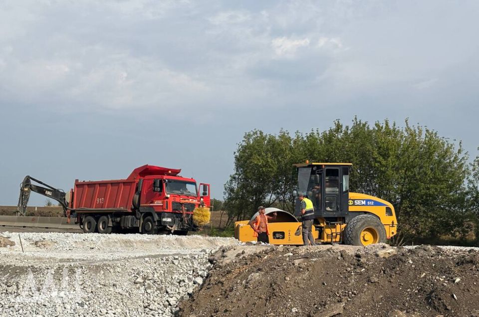 Дорожники отремонтировали 14 улиц в Донецке и Макеевке, еще 25 — в работе