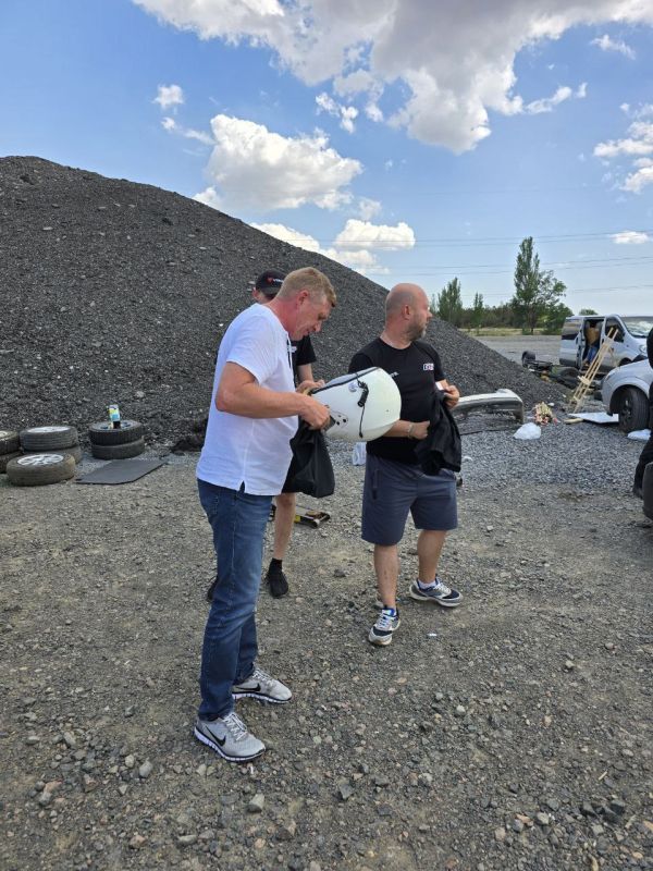 Сергей Юзвинкевич: Принял участие в захватывающем заезде на спецтрассе, протяженностью более шести километров, организованном по инициативе первичного отделения №338 Донецкого регионального отделения «Единой России» в селе...