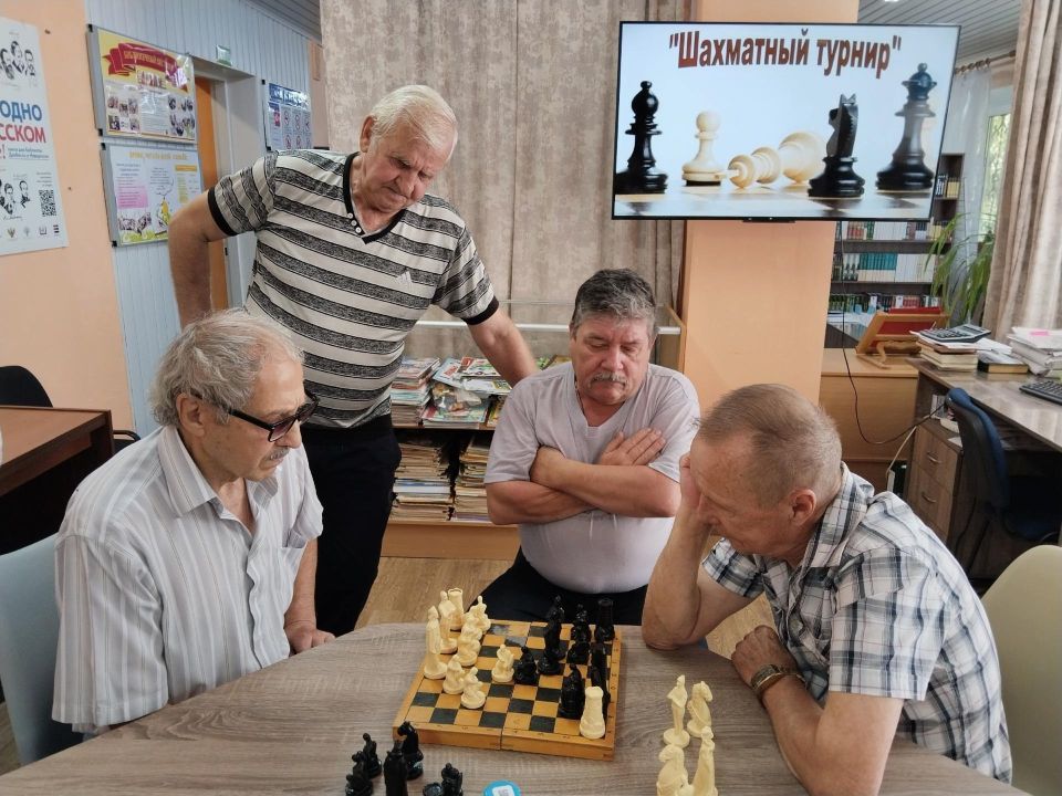В библиотеках Докучаевска прошли мероприятия к Международному дню шахмат