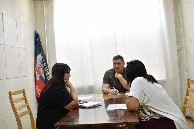 Глава Амвросиевского муниципального округа Игорь Лызов провёл приём граждан