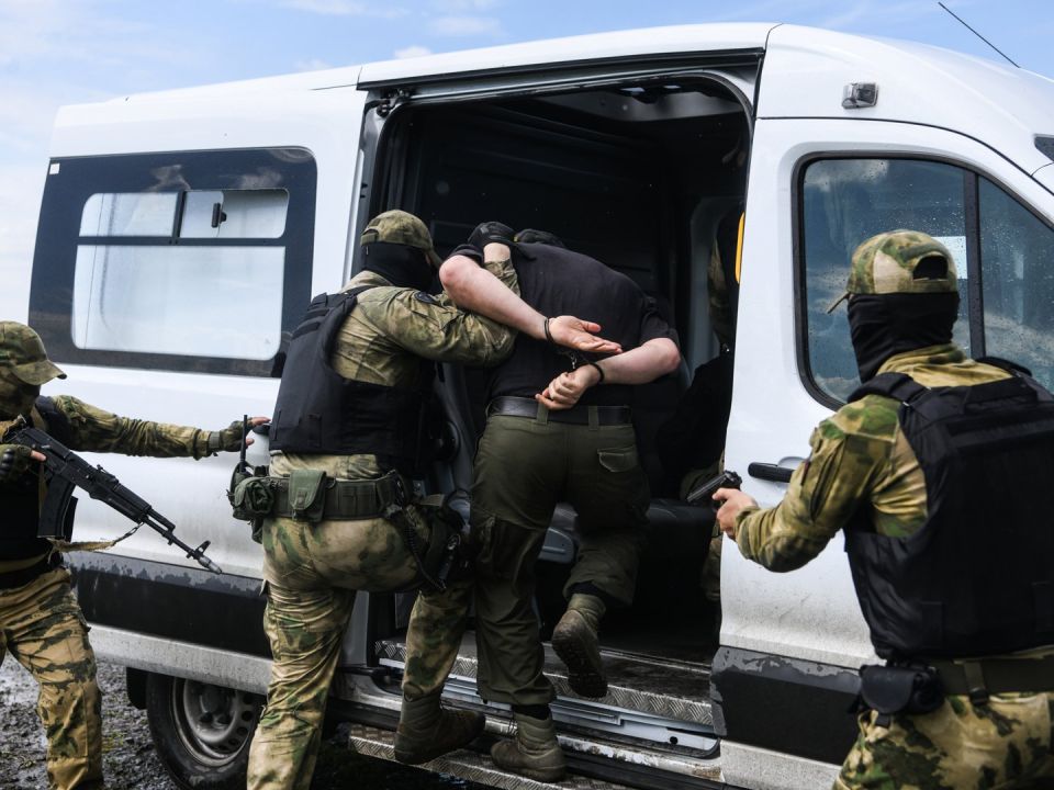 ФСБ пресекла деятельность пособников Украины в трех регионах РФ. Видео