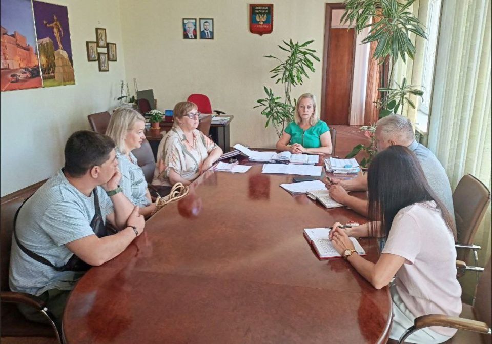 Наталья Бегуненко: Сегодня, 22 июля, руководитель Управы Петровского внутригородского района Администрации городского округа Донецк Наталья Ивановна Бегуненко провела еженедельный прием граждан