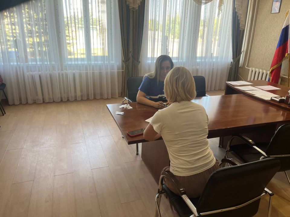 Личный прием граждан и встреча с населением села Урзуф депутата Мангушского муниципального совета Чекаловой Эльвины Ивановны