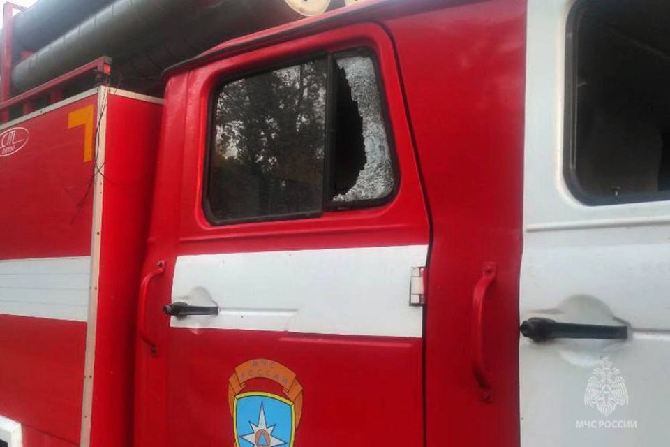 В ДНР пострадали двое сотрудников МЧС России при тушении пожара