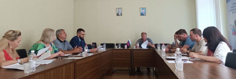 РАБОТА КОМИТЕТОВ. Состоялось заседание постоянного комитета по вопросам экономической политики, инвестиций и экологической безопасности с участием прокуратуры г. Донецка и представителей структурных подразделений...