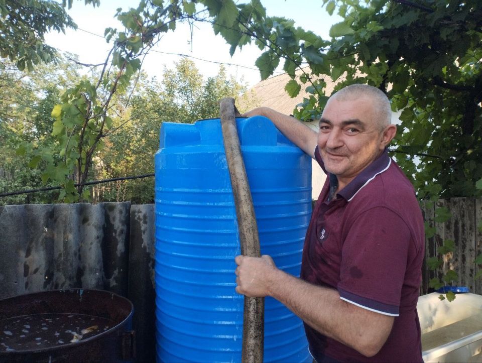 Коммунальные службы Ждановки решают проблему отсутствия водоснабжения в отдаленных населенных пунктах