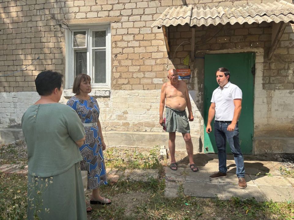 Заместитель главы Администрации Шахтерского муниципального округа встретился с жителями Ждановки