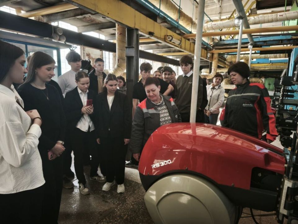 Вице-премьер Лариса Толстыкина: Центры занятости Республики продолжают знакомить молодежь с востребованными профессиями