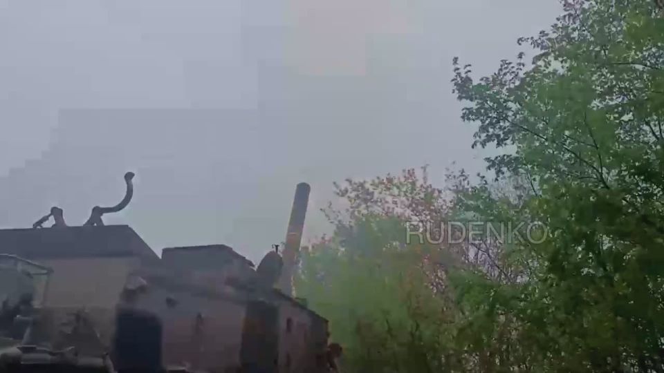 Андрей Руденко: Подразделениями группировки войск «Восток» на южно-донецком направлении в ходе проведения огневого воздействия по выявленным целям нанесён удар самоходным миномётом 2С4 «Тюльпан» по укреплённым позициям...