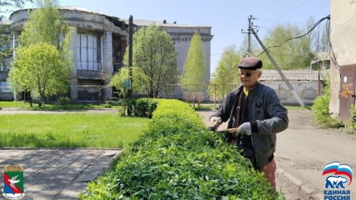 В Никитовском районе Горловки продолжается масштабный партийный проект Единой России «Городская среда»