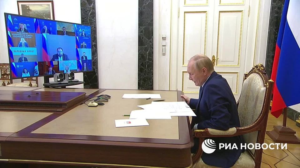 Алексей Дорофеев: Есть такое странное, почти щекочущее чувство, когда тебе говорят: «Только не смотри туда»