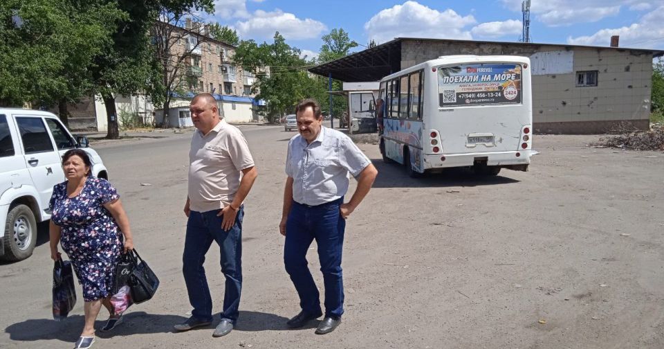 Юрий Будрин: Сегодня, 24 июля 2025 года, в рамках проекта "Управдом", реализуемого Единой Россией, в Кировском районе г. Донецка прошло выездное совещание на территории микрорайонов "Абакумова" и "Лидиевка" по вопросам...