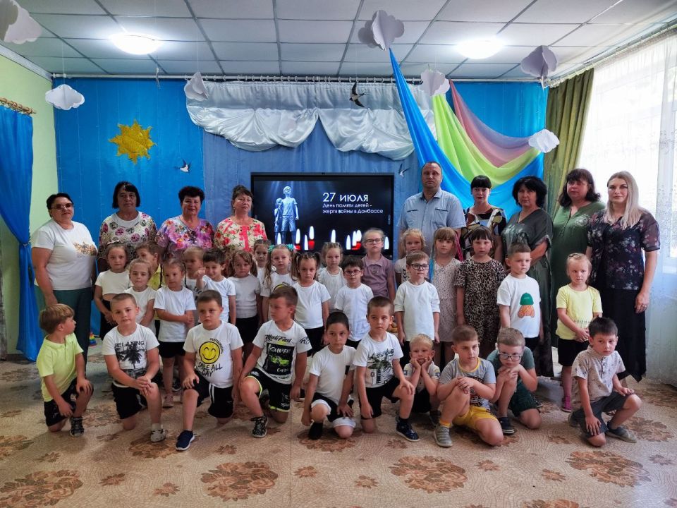 «Ангелы Донбасса»: В Торезе почтили память детей – жертв войны