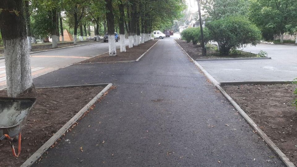 Регионы-шефы выполнили завершающие этапы дорожных работ в Торезе и Старобешевском округе