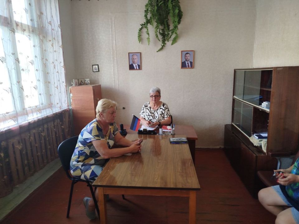 24 июля заместитель Главы Администрации Старобешевского муниципального округа Вера Немилостивая провела встречу с жителями села Новокатериновка