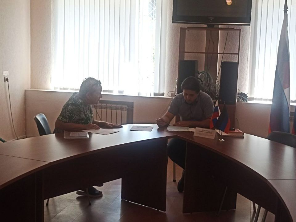 Заместитель главы Администрации Шахтерского муниципального округа обсудил со ждановцами вопросы жилищно-коммунальной сферы