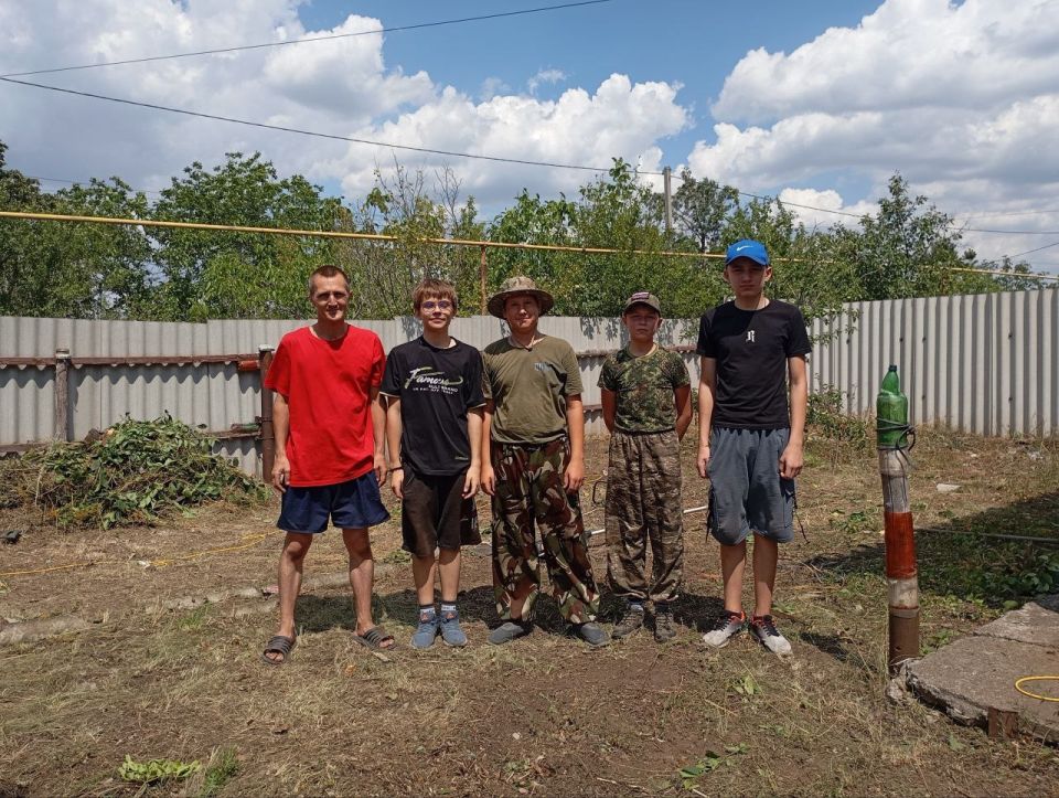 Юнармейцы местного отделения г.о. Снежное ВПК"Оплот" и ВПК им. Арсененко ВВПОД "МОЛОДАЯ ГВАРДИЯ-ЮНАРМИЯ", приняли участие в акции " Ветеран рядом"