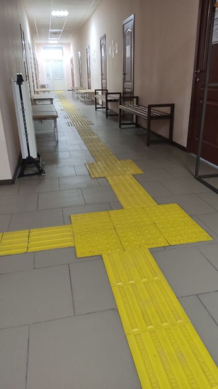 «Создание доступной безбарьерной среды в г. Волноваха» Доступные для маломобильных групп населения (МГН) здания и сооружения — это здания и сооружения, в которых реализован комплекс архитектурно-планировочных...