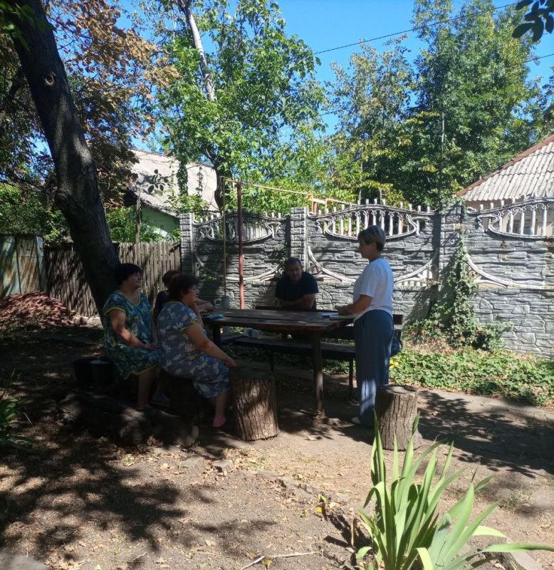 В Снежном обсудили меры по улучшению водоснабжения и содержания придомовых территорий