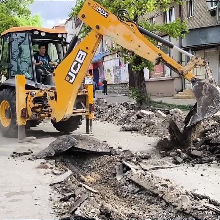 Александр Качанов: Глава Докучаевска проверил ремонтируемые Якутией объекты