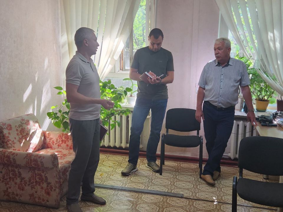 Депутат Евгений Белашев провел встречу с трудовым коллективом Моспинского энергоучастка Донецких городских электрических сетей