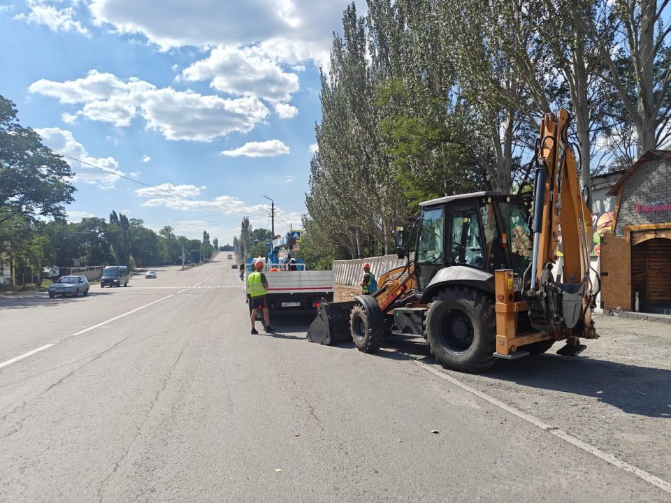 В Снежном продолжается восстановление сетей наружного освещения