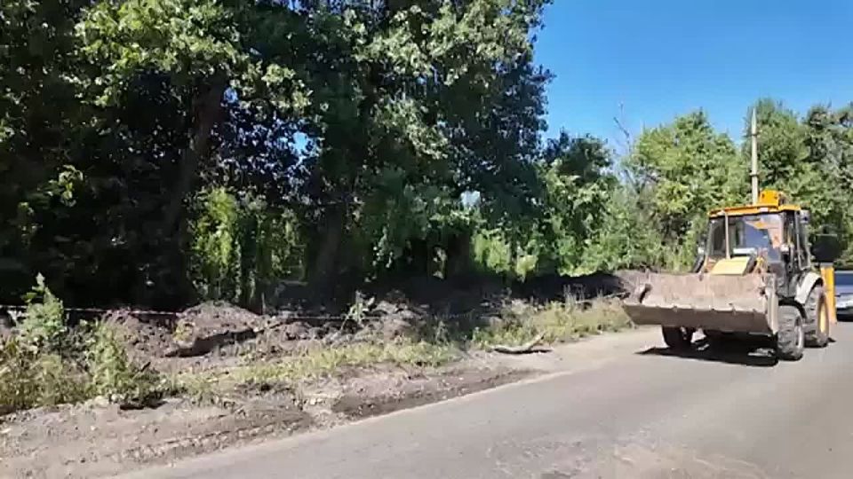 Глава ДНР Денис Пушилин сообщил, что после обращения жительницы в его чат бот в Куйбышевском районе Донецка начали прокладывать 400-метровый водовод вдоль Красноармейского шоссе