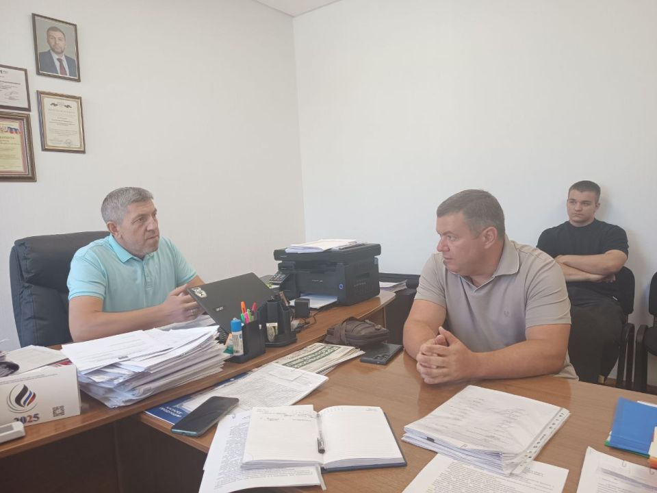 24 июля врио директора ГУП ДНР «ТУРИЗМ.ДОНБАСС» Максим Бойков по поручению Главы ДНР Дениса Владимировича Пушилина встретился с жителями Володарского муниципального округа