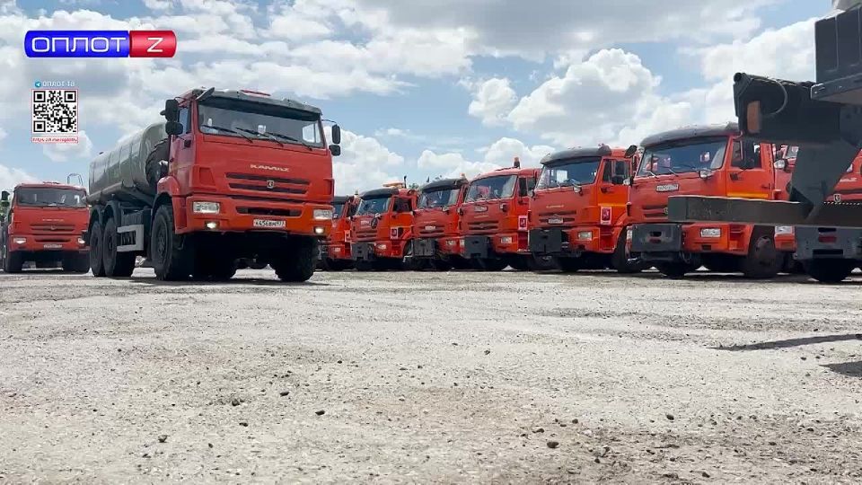 Первые 33 из 75 водовозов из Москвы уже прибыли в Донецк