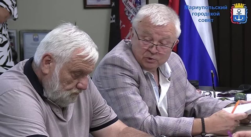 Состоялось внеочередное заседание Мариупольского городского совета I созыва