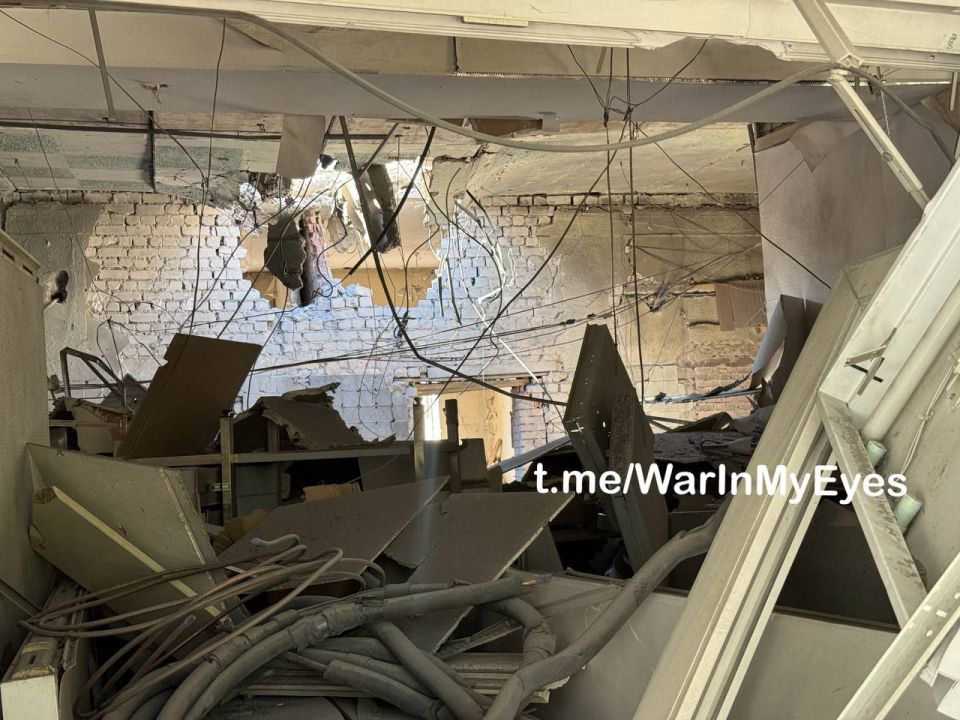 Четыре ракеты HIMARS ударили по зданию шахты им. Засядько в Донецке