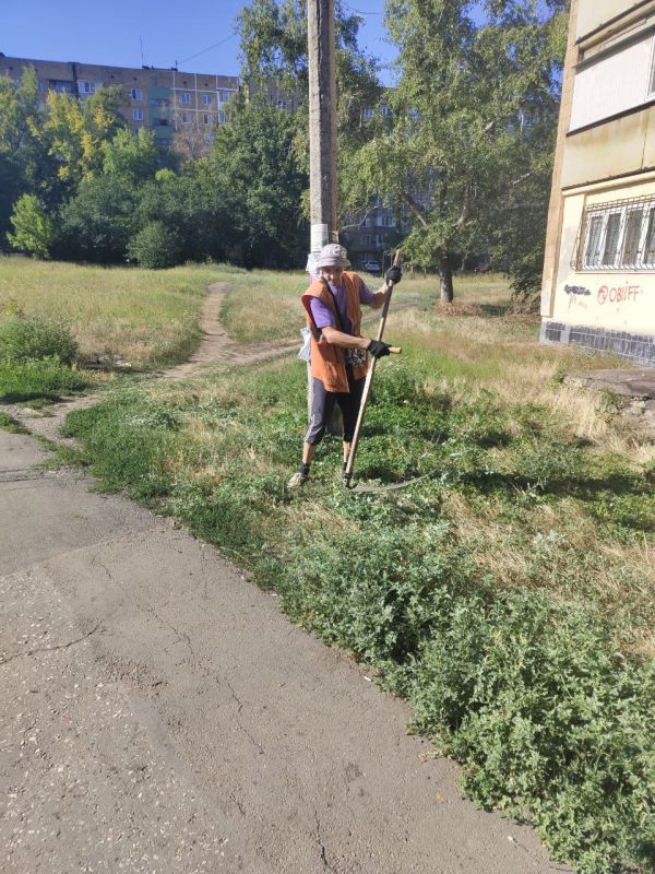 Сегодня, 25.07.2025 года, силами сотрудников жилищно-коммунальных предприятий Пролетарского внутригородского района г. Донецка были выполнены следующие работы: