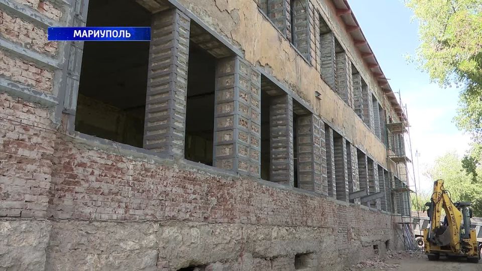 Подмосковные строители восстанавливают школу №31 в Мариуполе