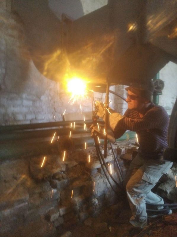 Александр Качанов: Аварийная бригада Якутии провела сварочные работы в котельных Докучаевска