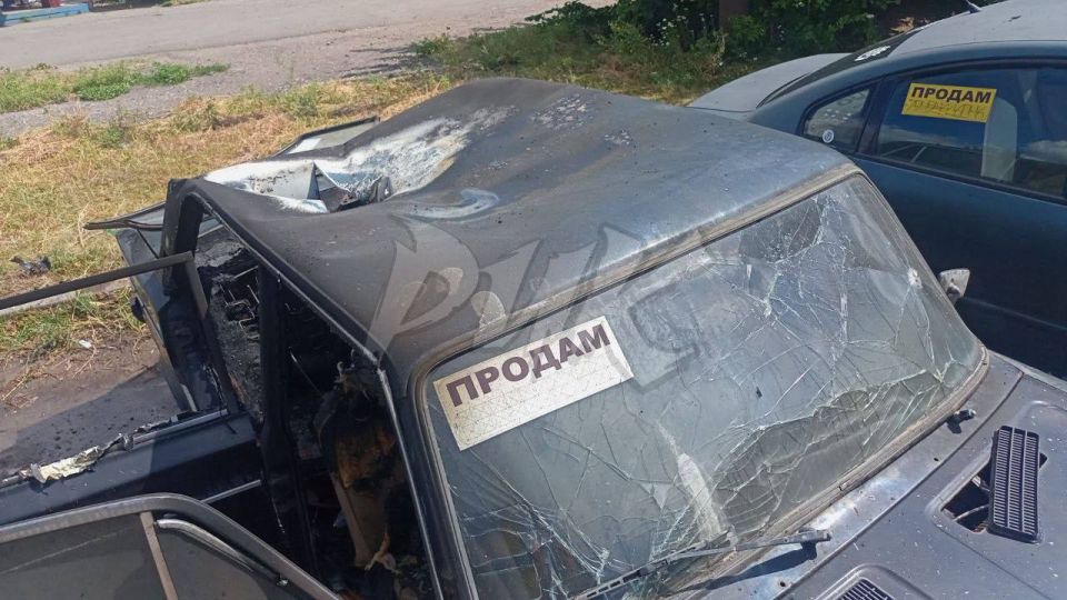 Украинский беспилотник нанес удар по автозаправке в Горловке